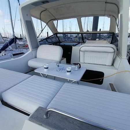 Sejour Insolite Sur Un Yacht. Bateau Hotel A Quai. لا روشيل المظهر الخارجي الصورة