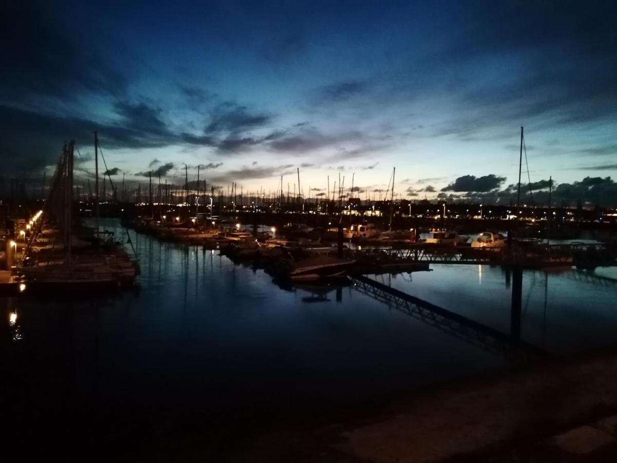 Sejour Insolite Sur Un Yacht. Bateau Hotel A Quai. لا روشيل المظهر الخارجي الصورة