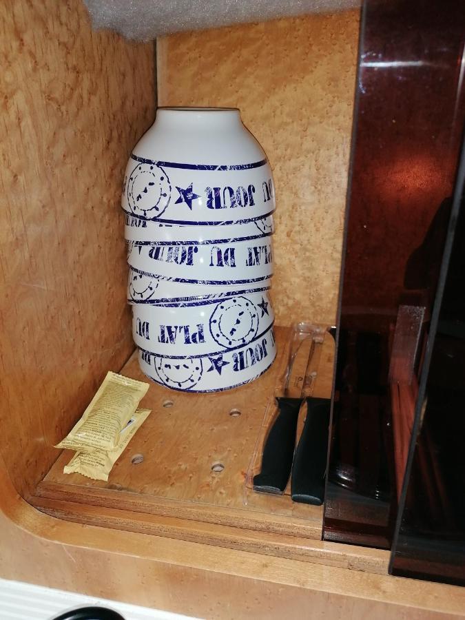 Sejour Insolite Sur Un Yacht. Bateau Hotel A Quai. لا روشيل المظهر الخارجي الصورة