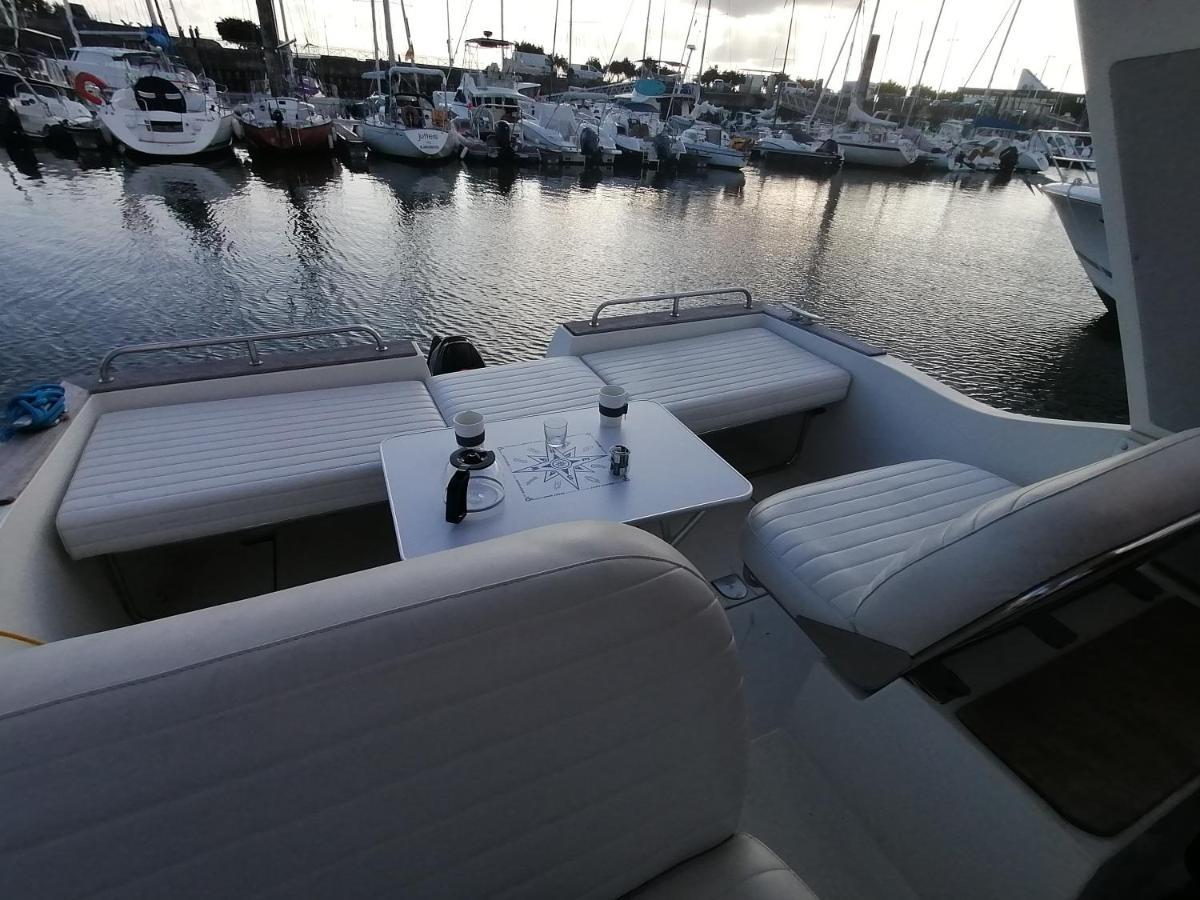 Sejour Insolite Sur Un Yacht. Bateau Hotel A Quai. لا روشيل المظهر الخارجي الصورة