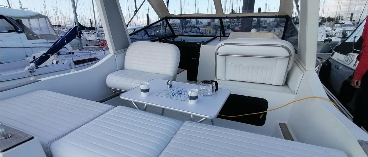 Sejour Insolite Sur Un Yacht. Bateau Hotel A Quai. لا روشيل المظهر الخارجي الصورة