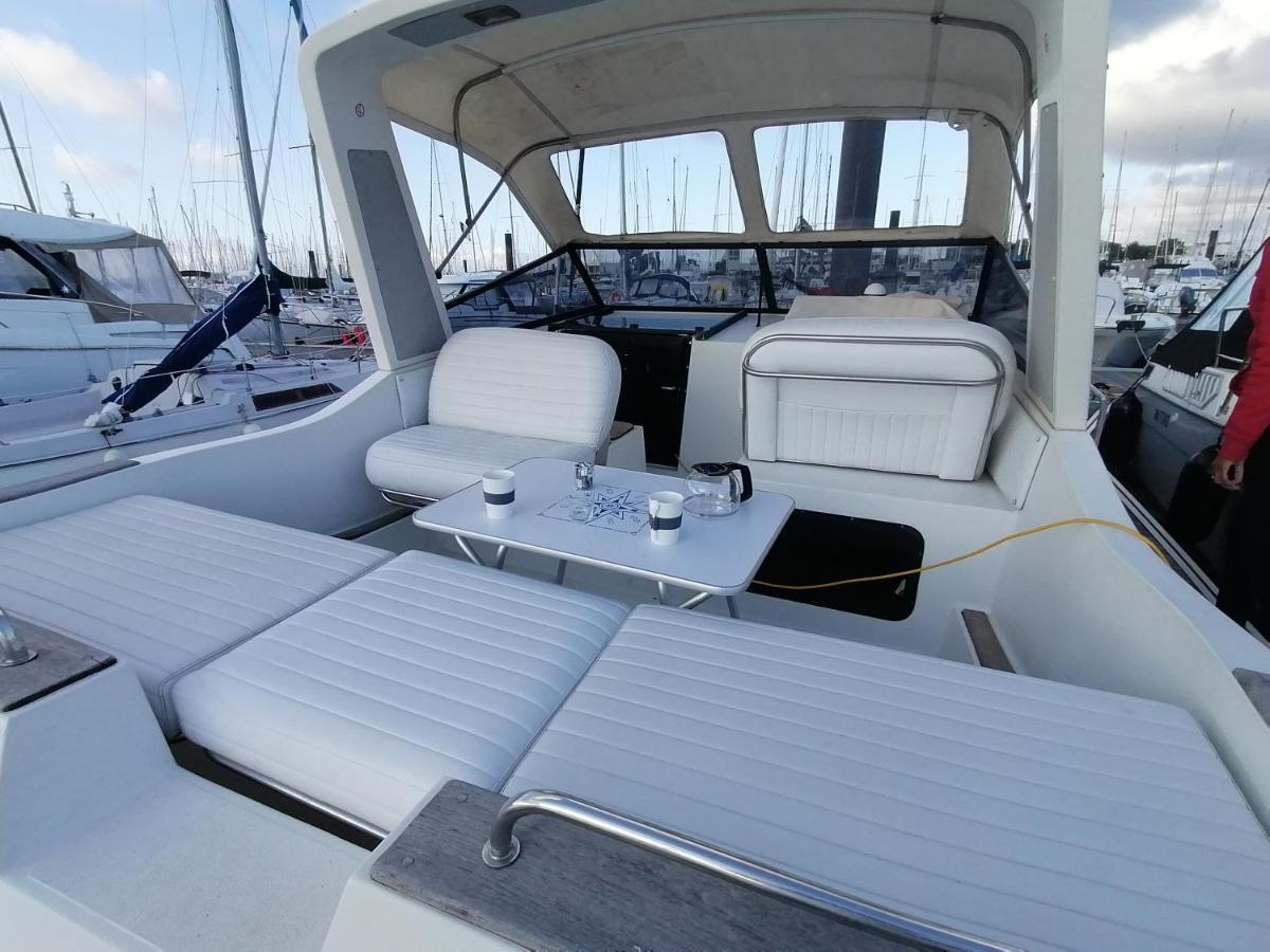 Sejour Insolite Sur Un Yacht. Bateau Hotel A Quai. لا روشيل المظهر الخارجي الصورة